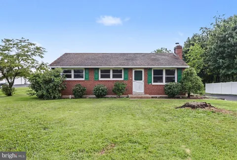 847 SHAWNEE DRIVE