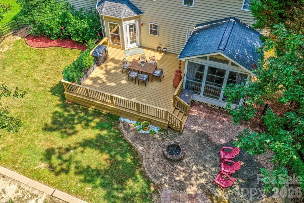 10823 Persimmon Creek Drive Charlotte, NC 28227