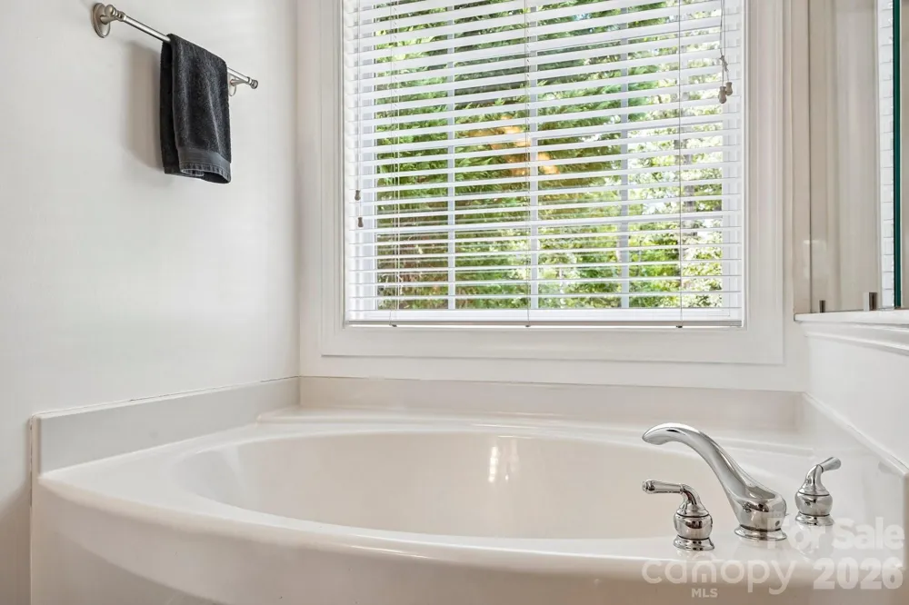 10823 Persimmon Creek Drive Charlotte, NC 28227