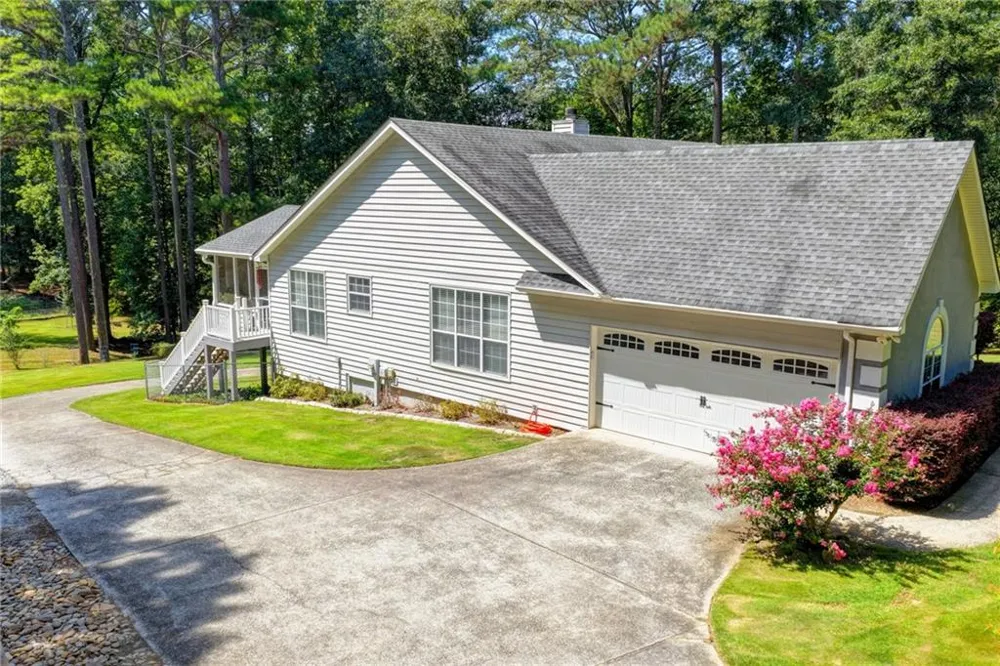2011 Luke Edwards Road Dacula, GA 30019