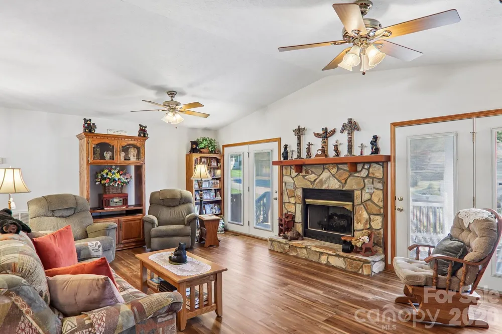 117 Pinellas Lane Waynesville, NC 28785