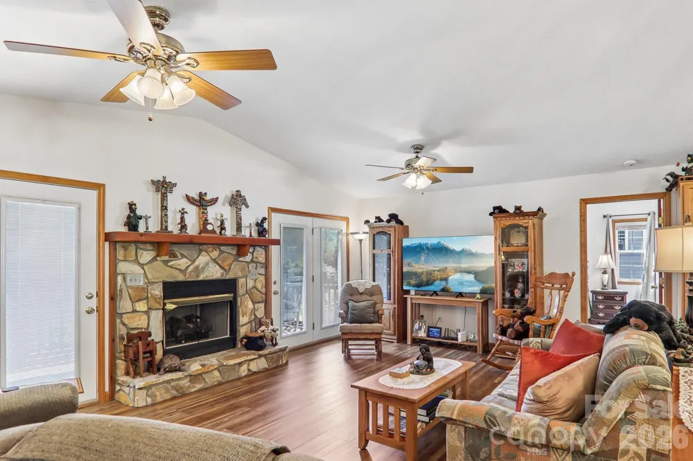 117 Pinellas Lane Waynesville, NC 28785