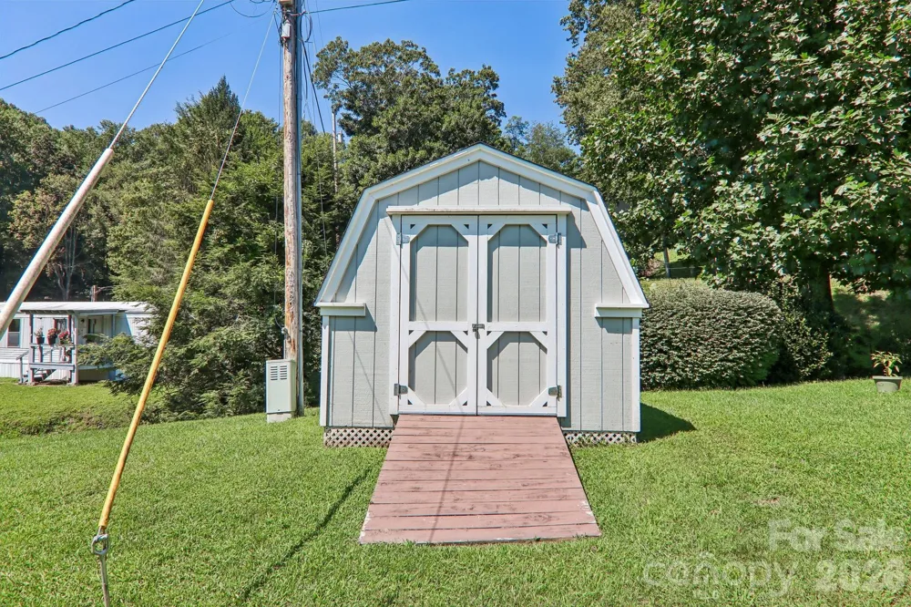 117 Pinellas Lane Waynesville, NC 28785