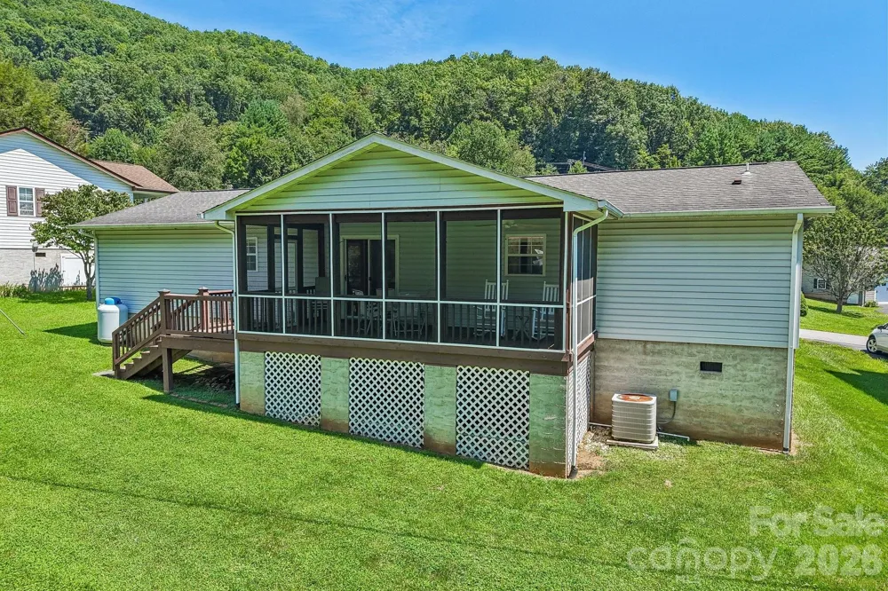 117 Pinellas Lane Waynesville, NC 28785