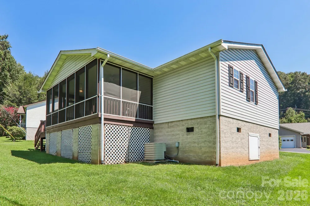 117 Pinellas Lane Waynesville, NC 28785