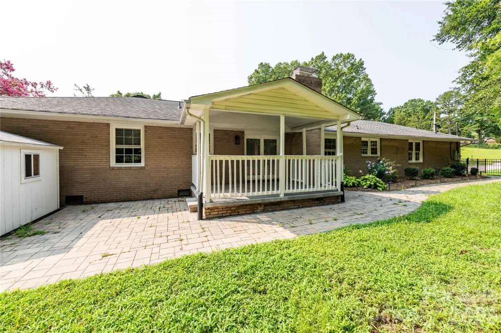 171 Suburban Avenue NE Concord, NC 28025