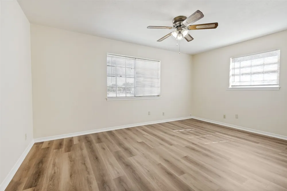 300 College Street #E Arlington, TX 76010