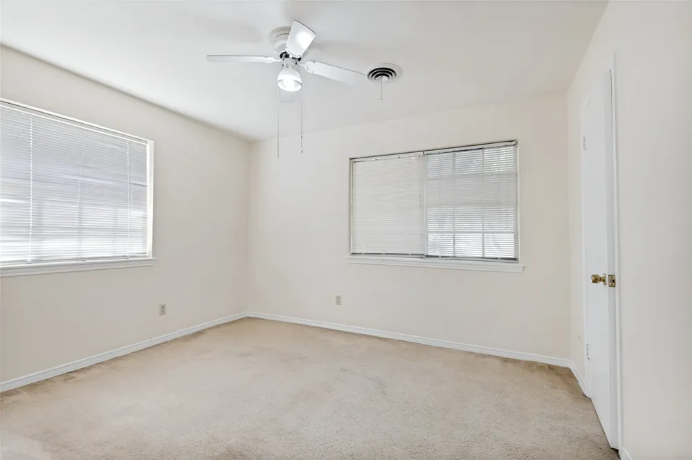 300 College Street #E Arlington, TX 76010