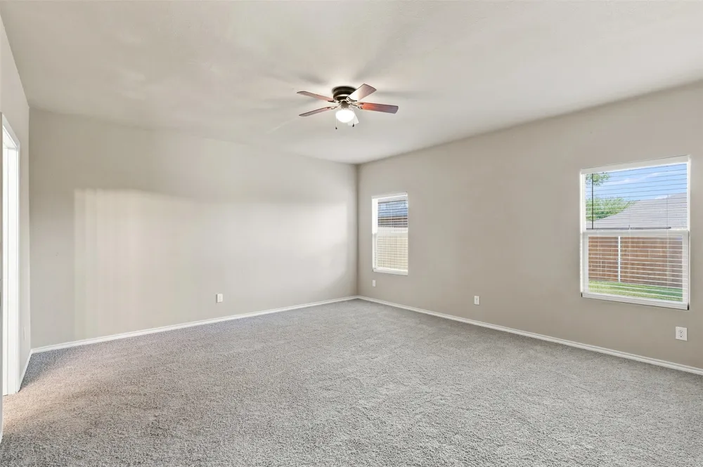 612 River Rock Drive Azle, TX 76020