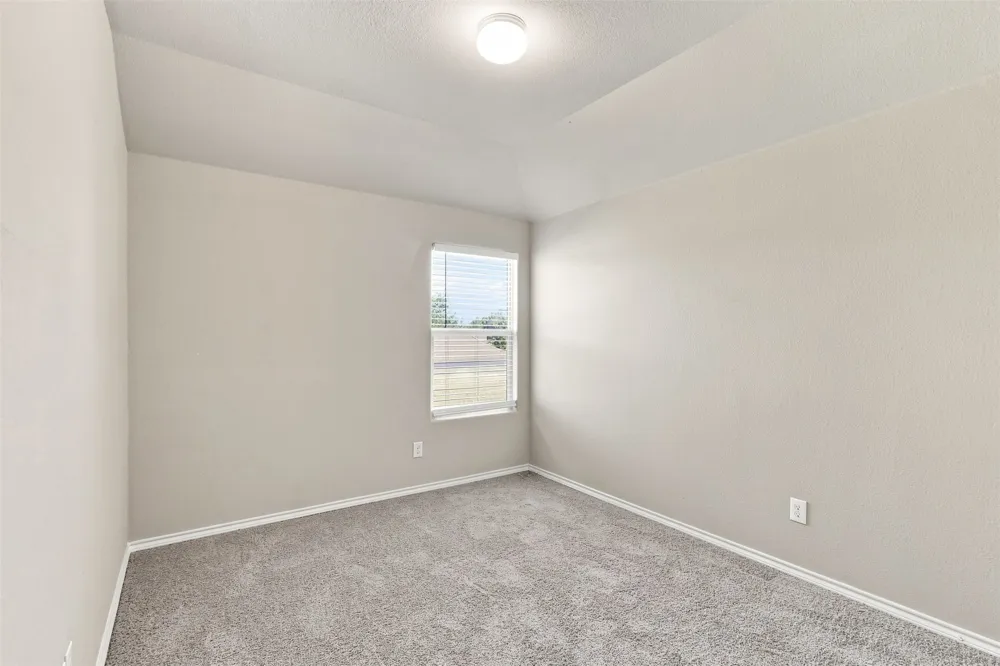 612 River Rock Drive Azle, TX 76020