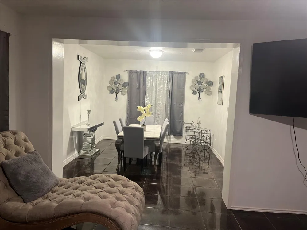 5014 Kleinbrook Drive Houston, TX 77066
