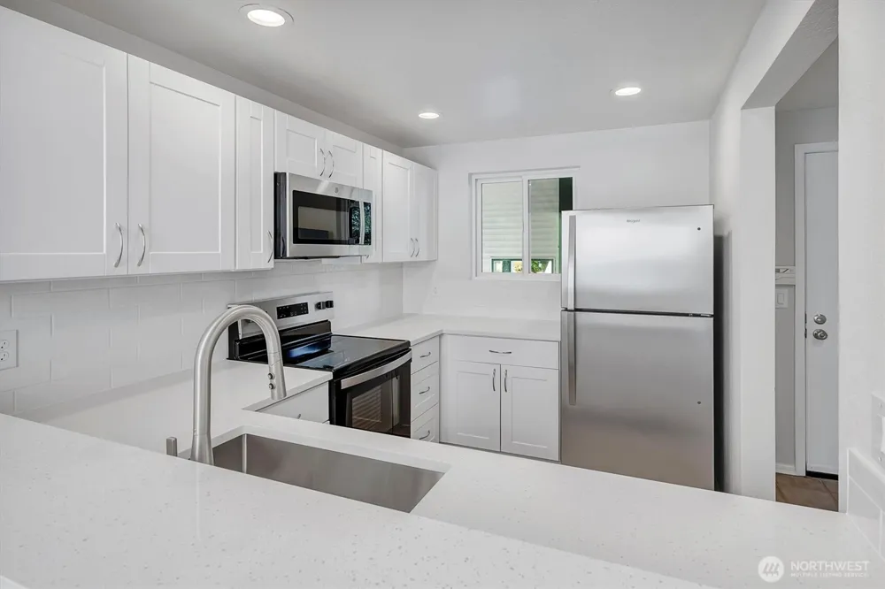 12740 NE 10th Place #E305 Bellevue, WA 98005