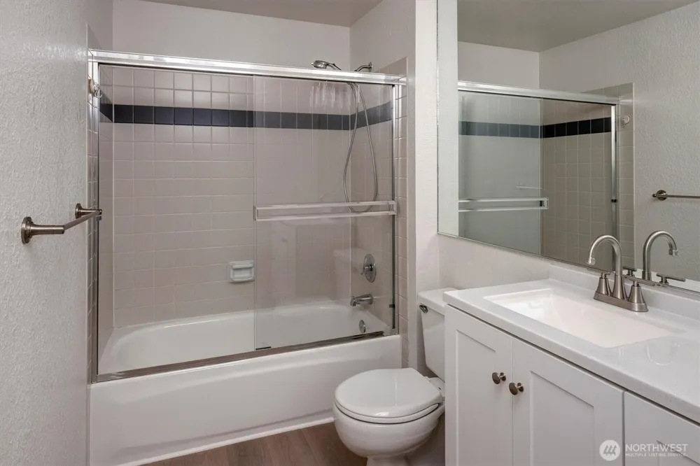 12740 NE 10th Place #E305 Bellevue, WA 98005