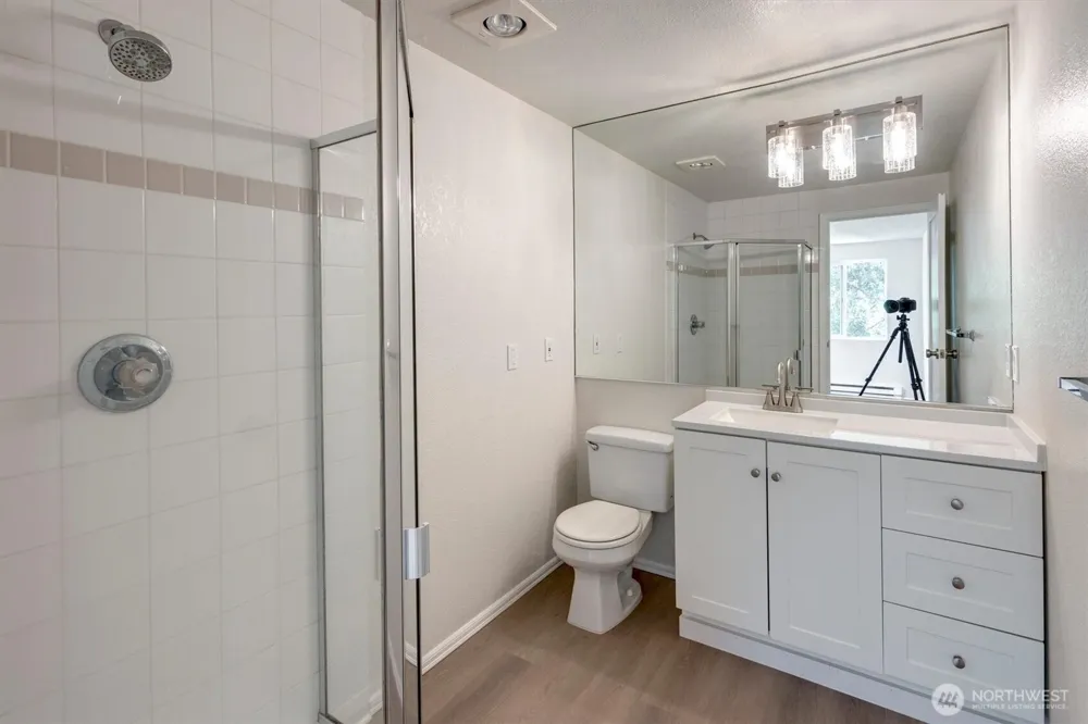 12740 NE 10th Place #E305 Bellevue, WA 98005