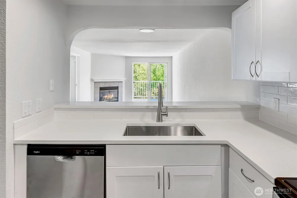 12740 NE 10th Place #E305 Bellevue, WA 98005
