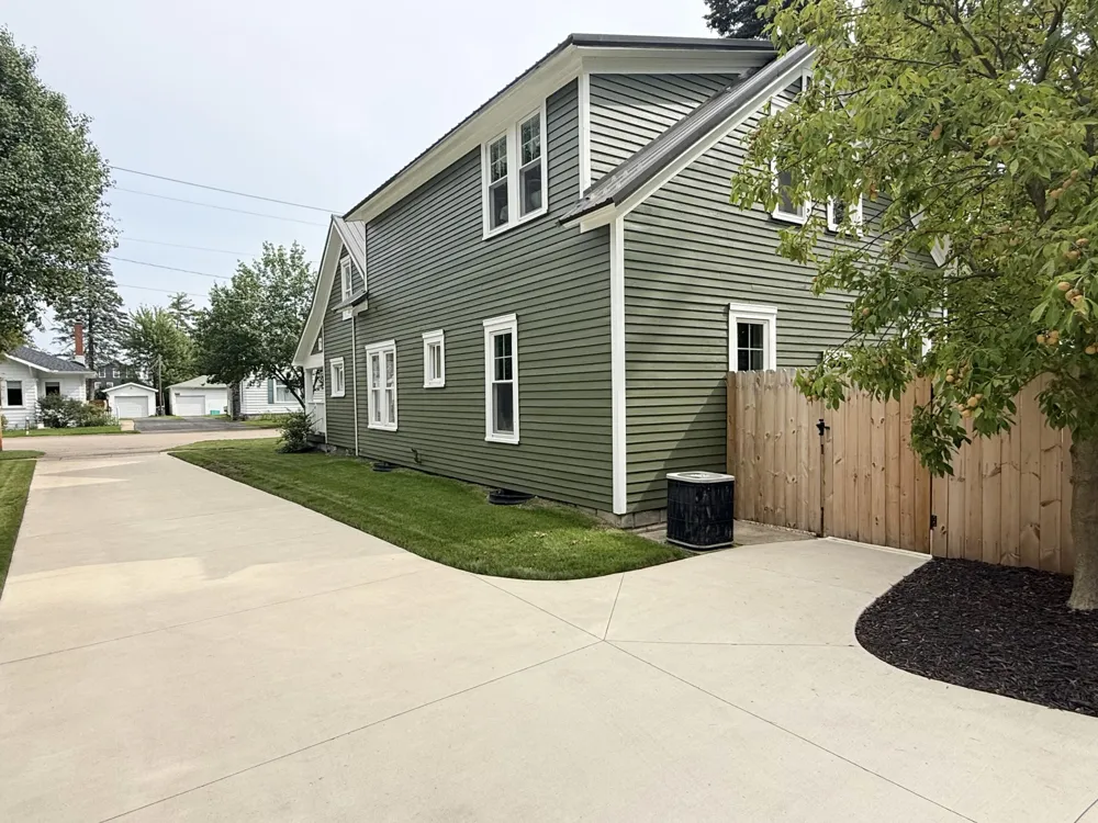 114 Cedar Street Paw Paw, MI 49079
