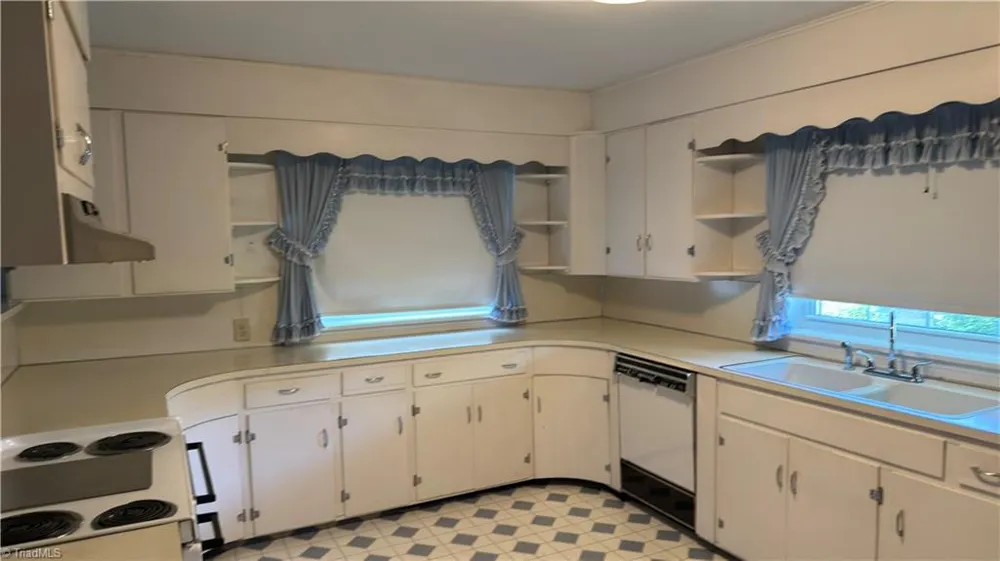 417 W Main Street Yadkinville, NC 27055