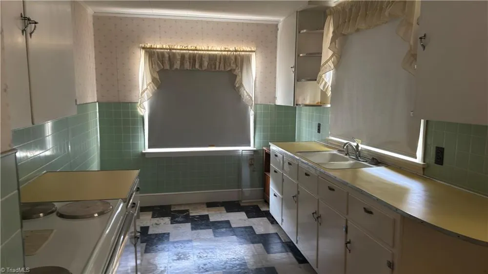 417 W Main Street Yadkinville, NC 27055