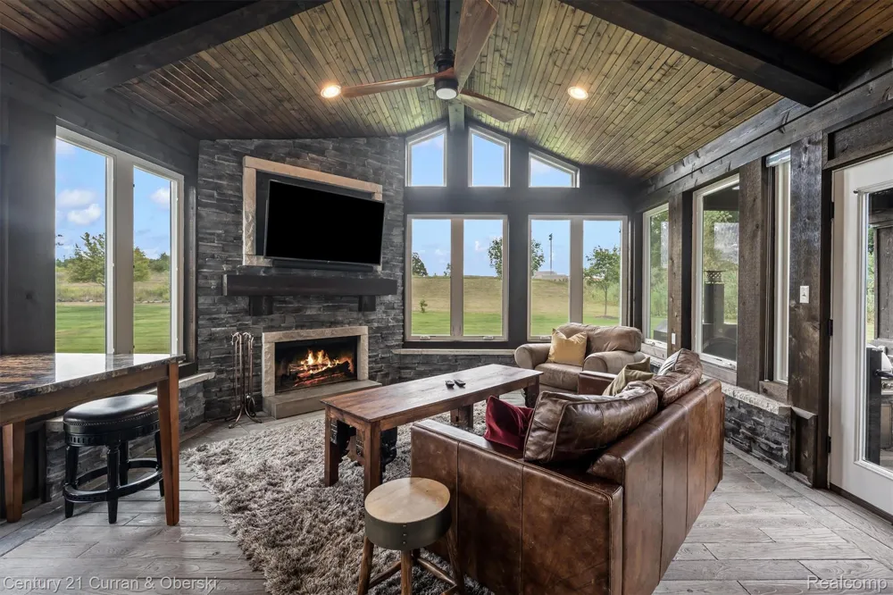 52365 Trailwood Drive Lyon Charter Township, MI 48178