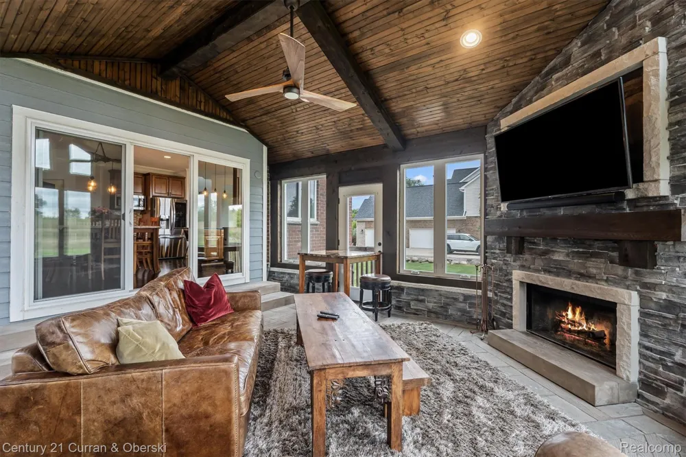 52365 Trailwood Drive Lyon Charter Township, MI 48178