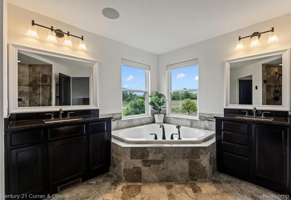 52365 Trailwood Drive Lyon Charter Township, MI 48178