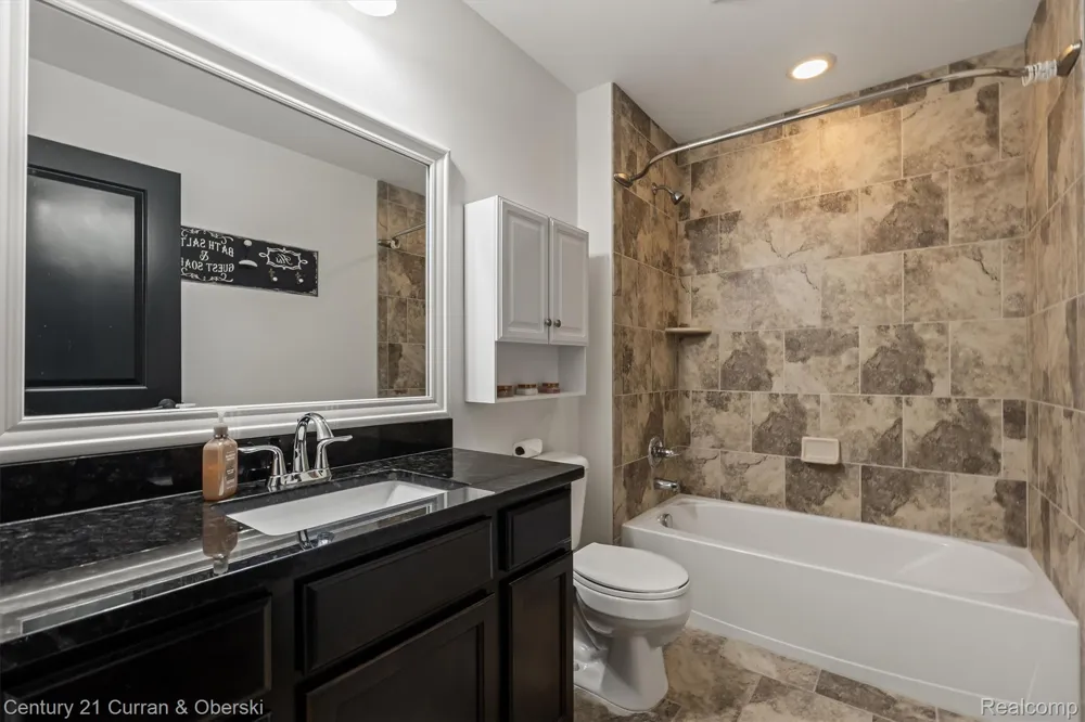 52365 Trailwood Drive Lyon Charter Township, MI 48178