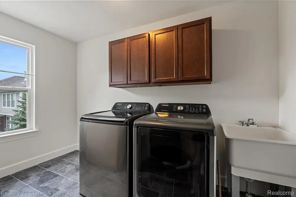 52365 Trailwood Drive Lyon Charter Township, MI 48178