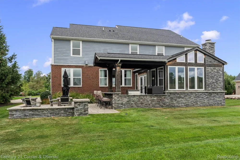 52365 Trailwood Drive Lyon Charter Township, MI 48178