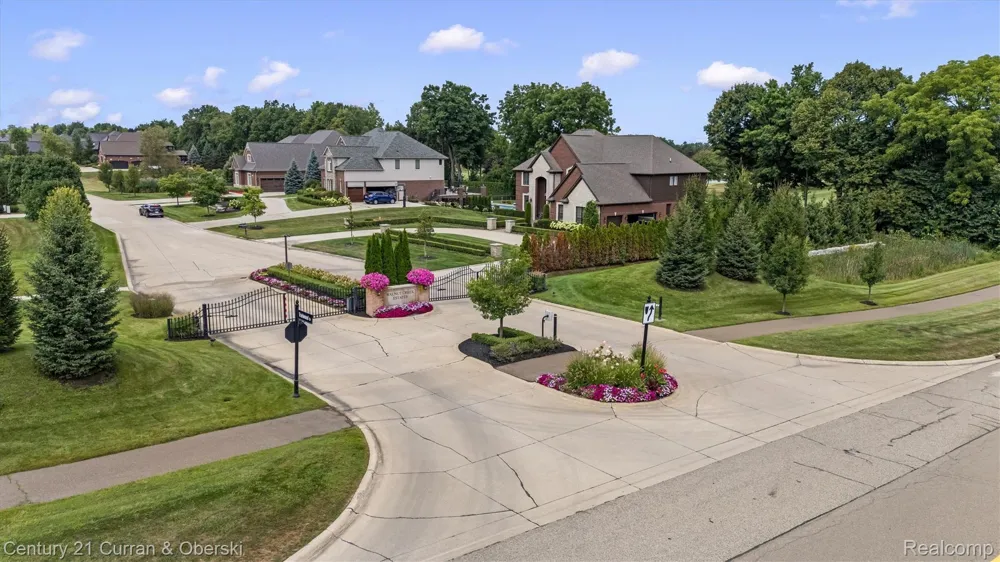 52365 Trailwood Drive Lyon Charter Township, MI 48178