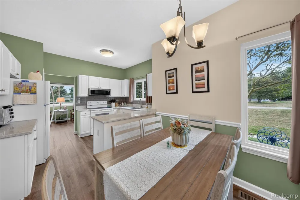 4313 Osprey Lane Burton City, MI 48519