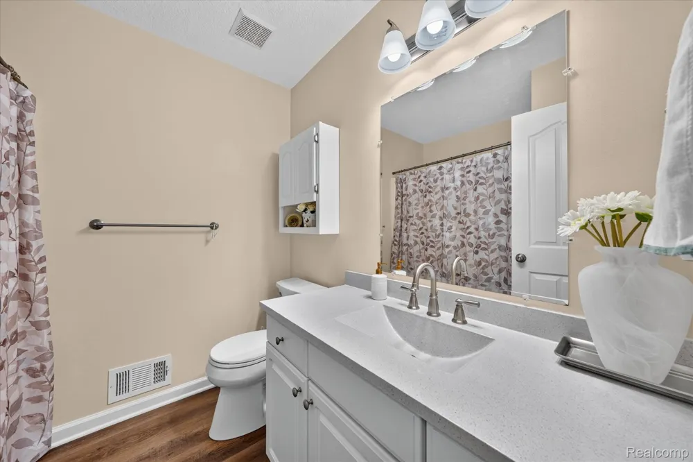 4313 Osprey Lane Burton City, MI 48519
