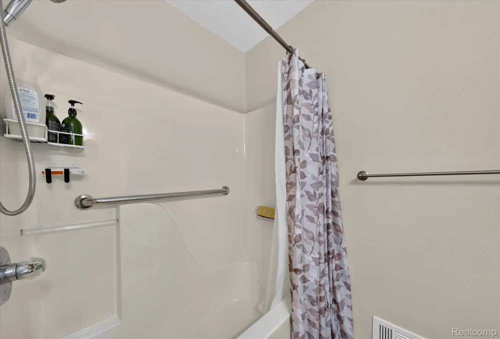 4313 Osprey Lane Burton City, MI 48519