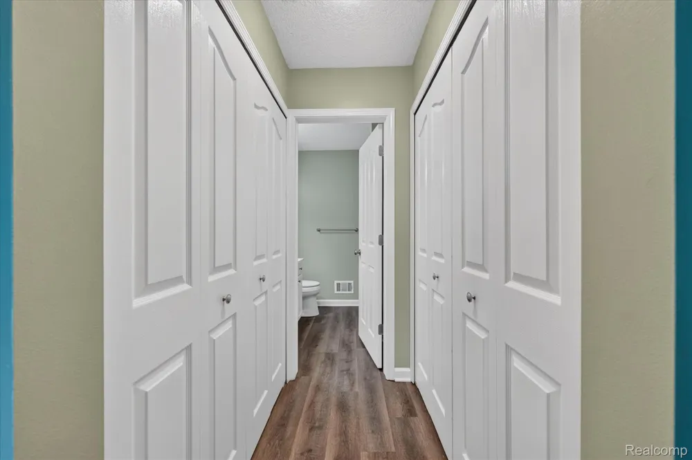 4313 Osprey Lane Burton City, MI 48519