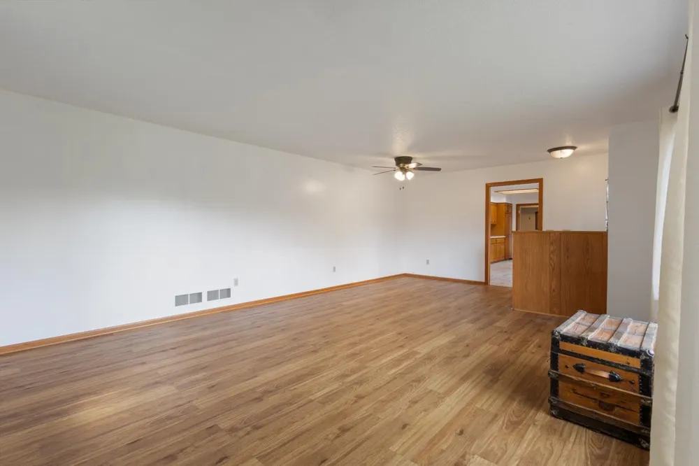1433 Morris Avenue Hinckley, MN 55037