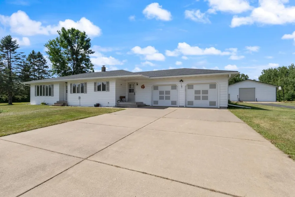 1433 Morris Avenue Hinckley, MN 55037