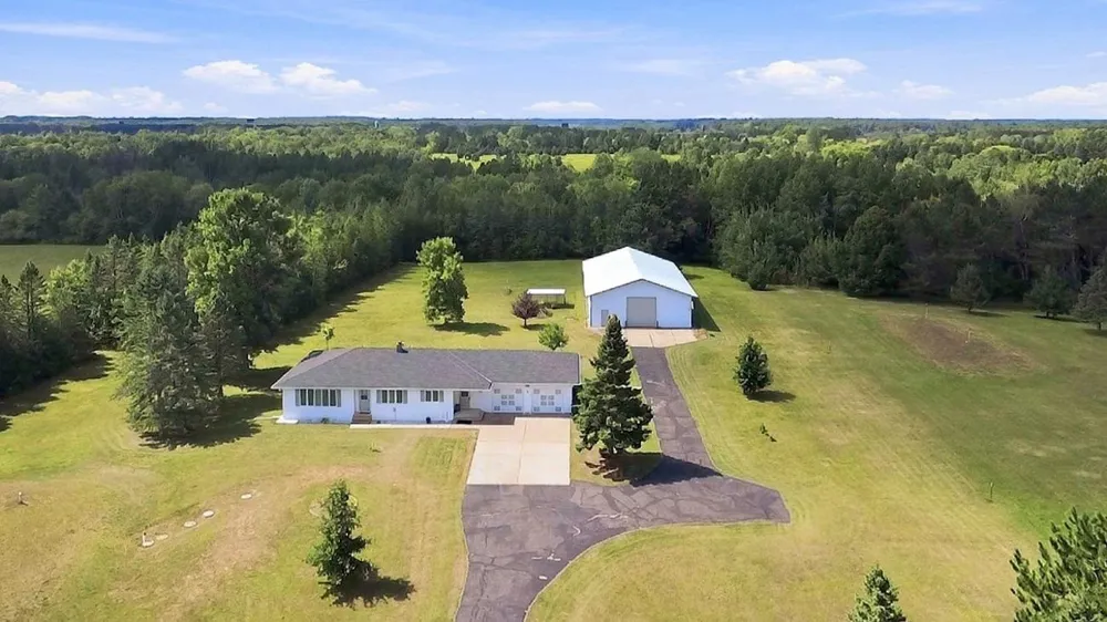 1433 Morris Avenue Hinckley, MN 55037