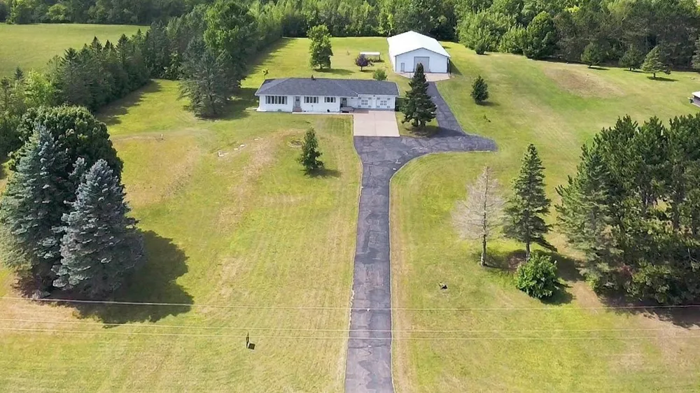 1433 Morris Avenue Hinckley, MN 55037