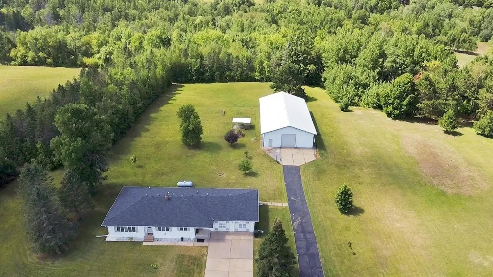 1433 Morris Avenue Hinckley, MN 55037