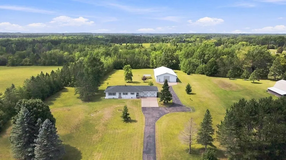 1433 Morris Avenue Hinckley, MN 55037