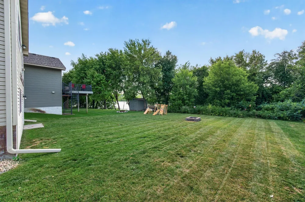9379 Goodrich Drive Monticello, MN 55362