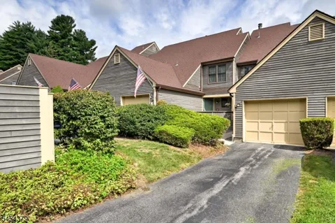 20 Quincy Ln #E Unit E