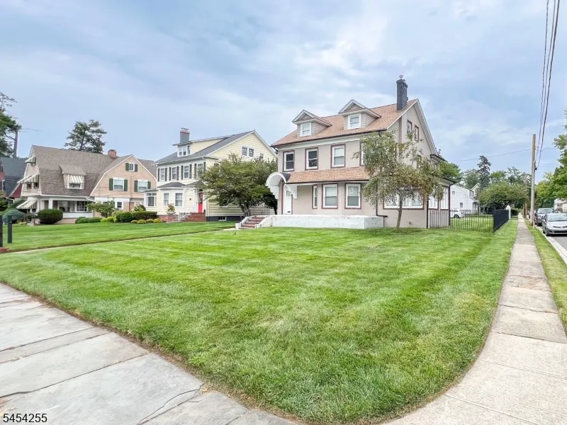 925 Hillside Ave Plainfield City, NJ 07060