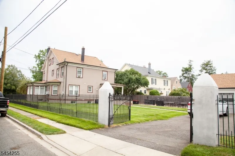 925 Hillside Ave Plainfield City, NJ 07060