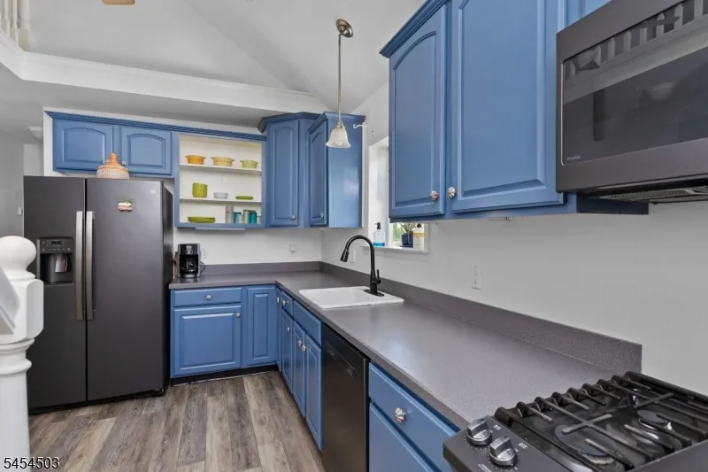 9 Cornell St North Brunswick, NJ 08902