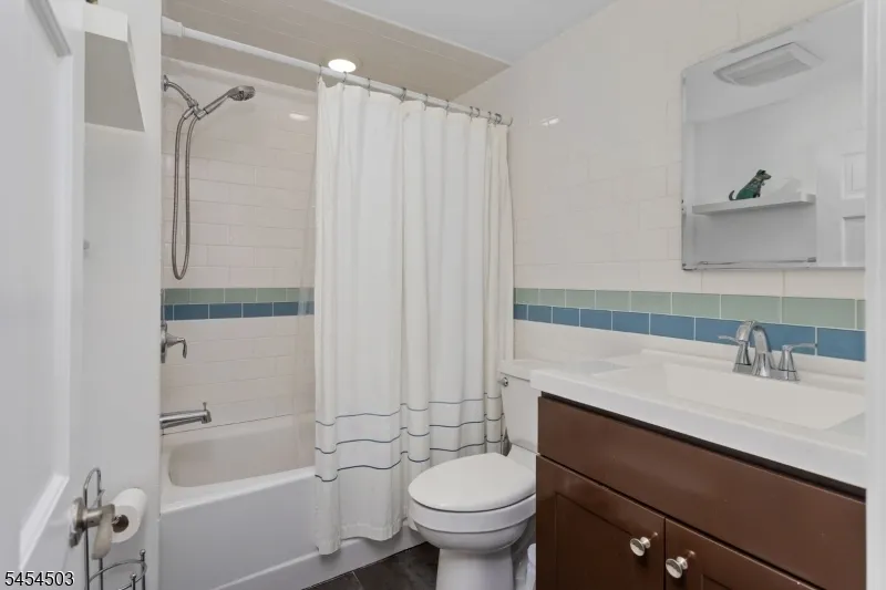 9 Cornell St North Brunswick, NJ 08902