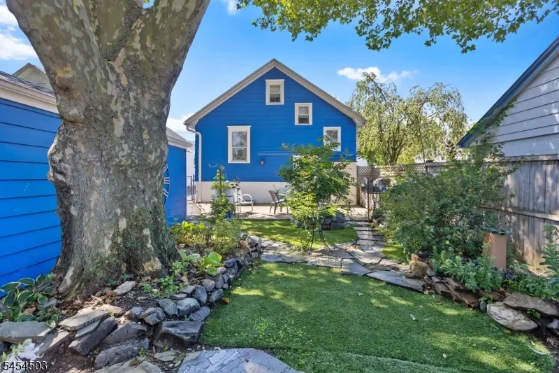 9 Cornell St North Brunswick, NJ 08902