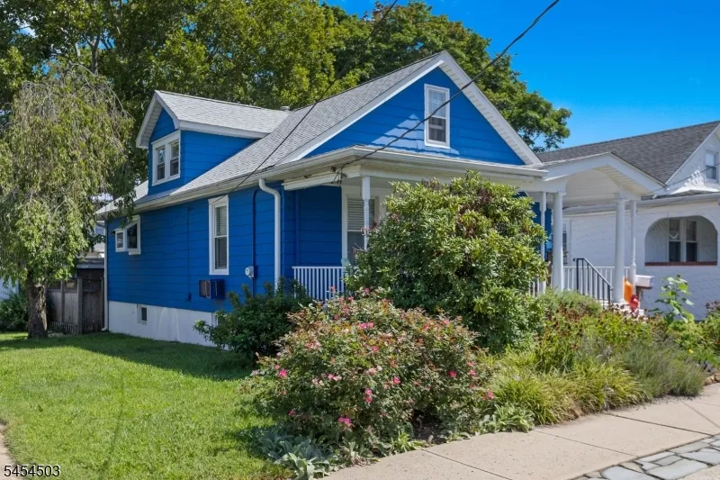 9 Cornell St North Brunswick, NJ 08902