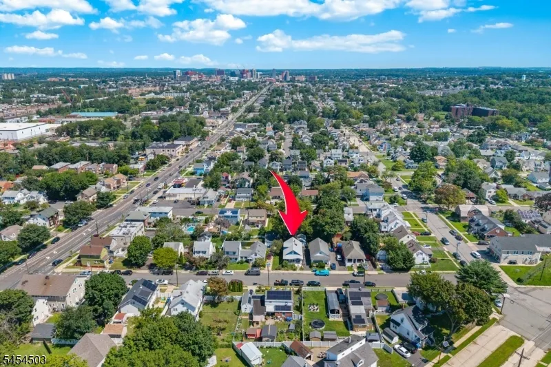 9 Cornell St North Brunswick, NJ 08902