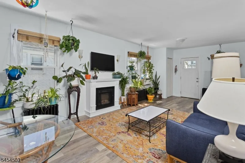 9 Cornell St North Brunswick, NJ 08902