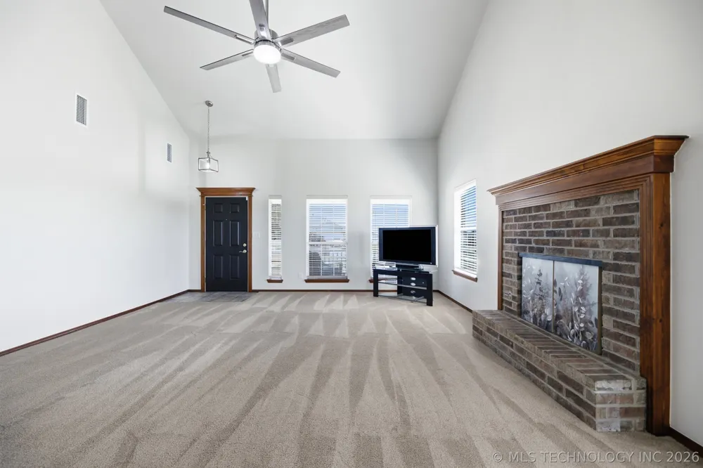 11650 Skyline Drive Collinsville, OK 74021